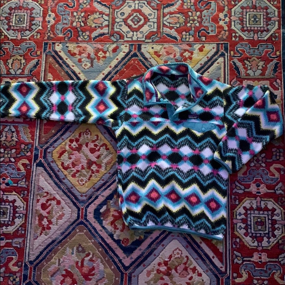 Girls size 14 patagonia pull over flease!